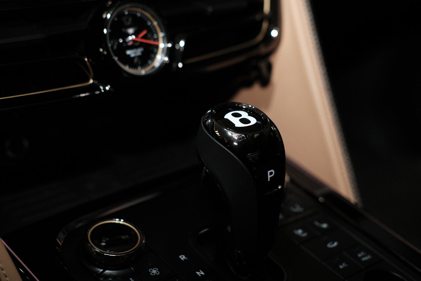 GJS.NOIRE